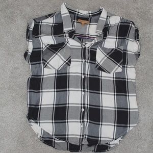 Jachs Girlfriend cap sleeved button up